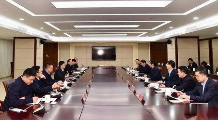 盐集团党委书记、董事长章朝阳与淮安市市长陈之常深入洽谈推进盐穴储油气库项目建设，共商“十四五”发展