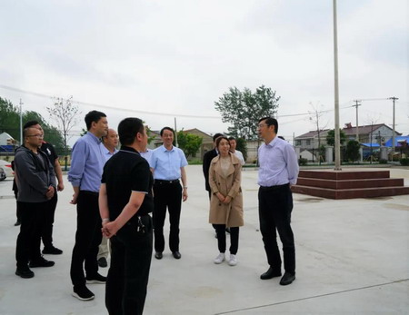 ug环球集团党委书记、董事长章朝阳一行赴滨海县考察调研