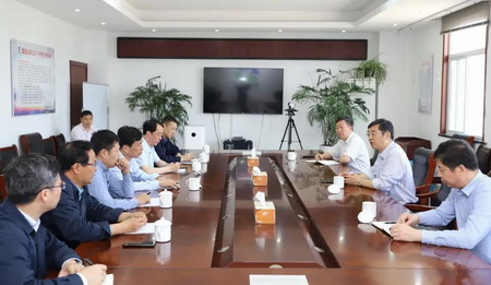 ug环球集团党委书记、董事长章朝阳一行赴滨海县考察调研