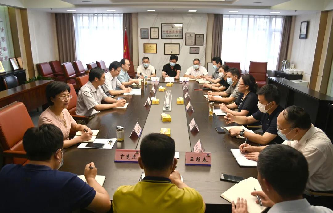 “赛场选马”激活一池春水 “选贤任能”迸发干事激情——ug环球集团党委深化改革全面推行干部公开选任机制