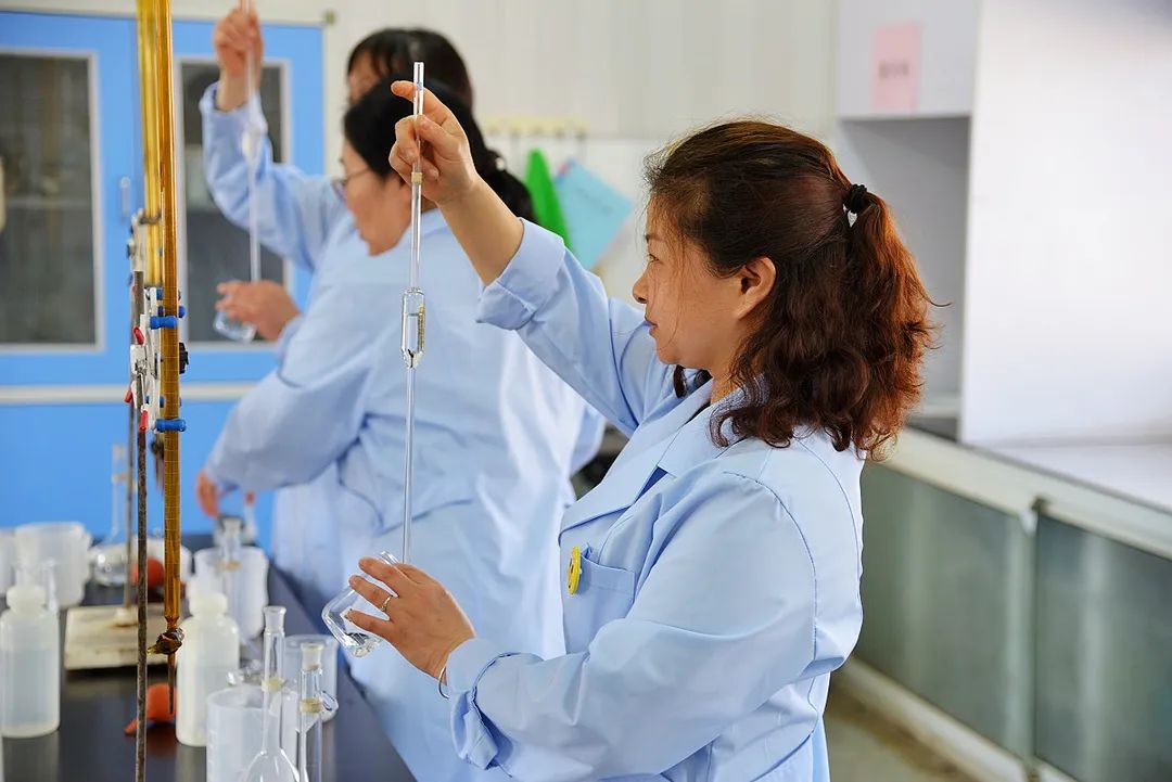 大干红五月丨瑞泰盐业公司：“红五月”比学赶超 强技能匠心筑梦