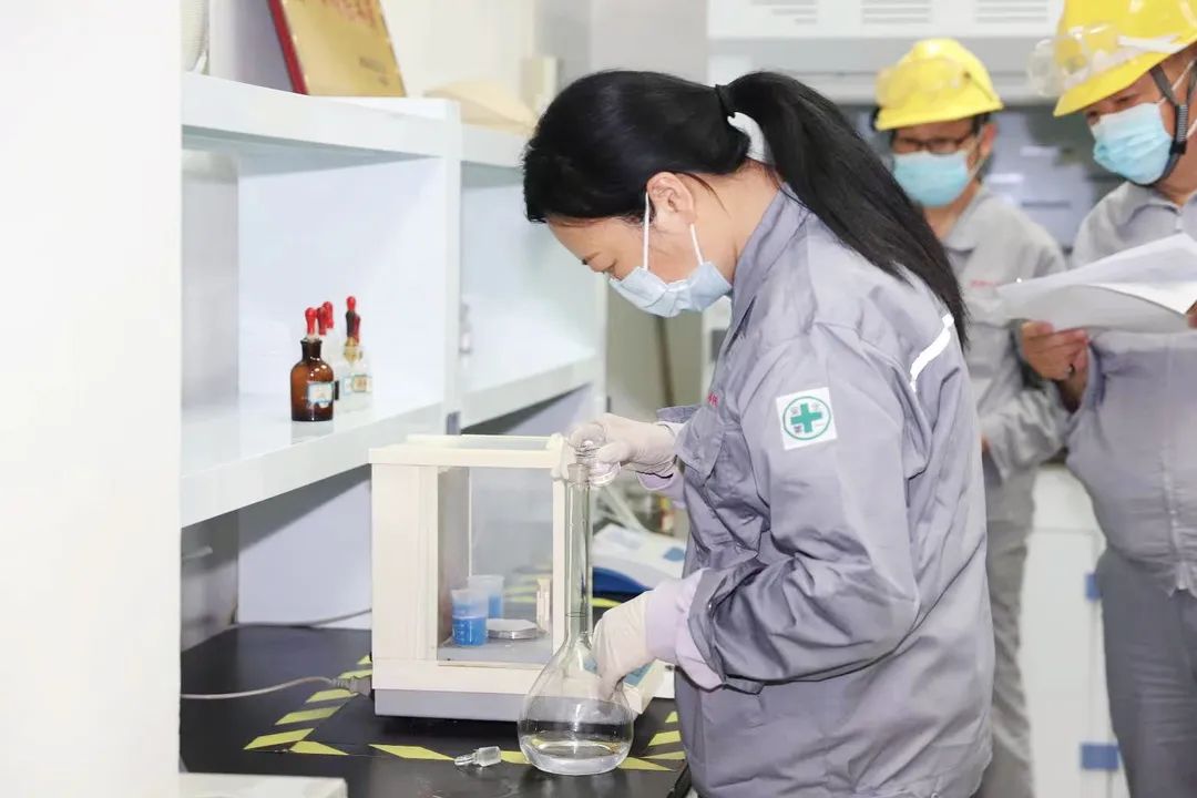 大干红五月丨盐海化工公司：奋力拼搏创佳绩 捷报频传奏凯歌