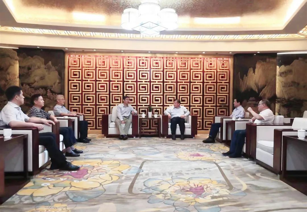 ug环球集团党委书记、董事长章朝阳拜访连云港市委书记方伟