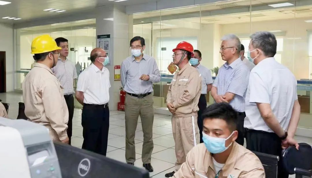 ug环球集团党委书记、董事长章朝阳拜访连云港市委书记方伟