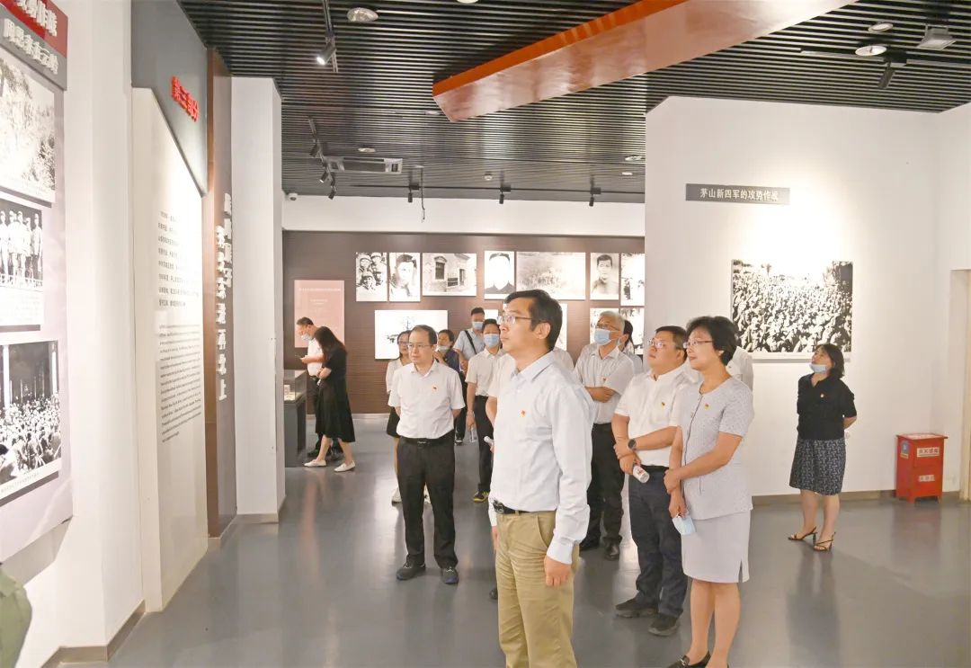 ug环球集团开展“学习铁军精神 汲取奋进力量”主题党日活动