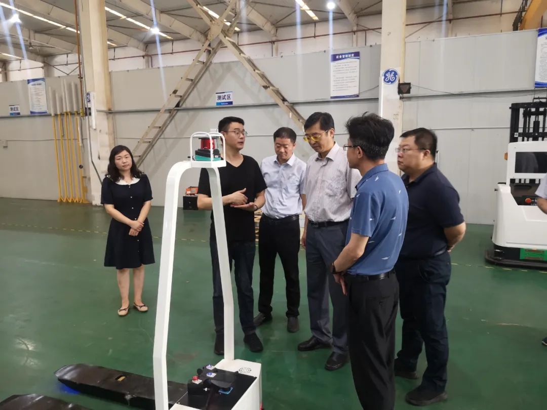 ug环球集团党委书记、董事长章朝阳赴扬州镇江盐业公司调研