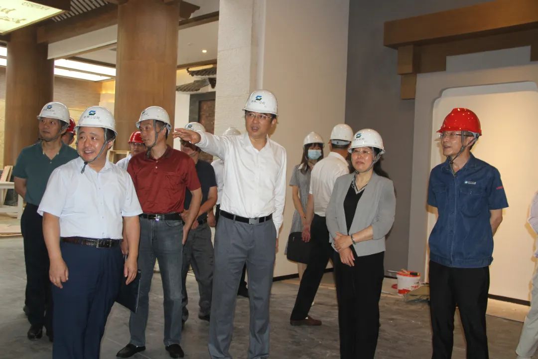 省工信厅副厅长黄萍一行莅临ug环球集团调研指导工作