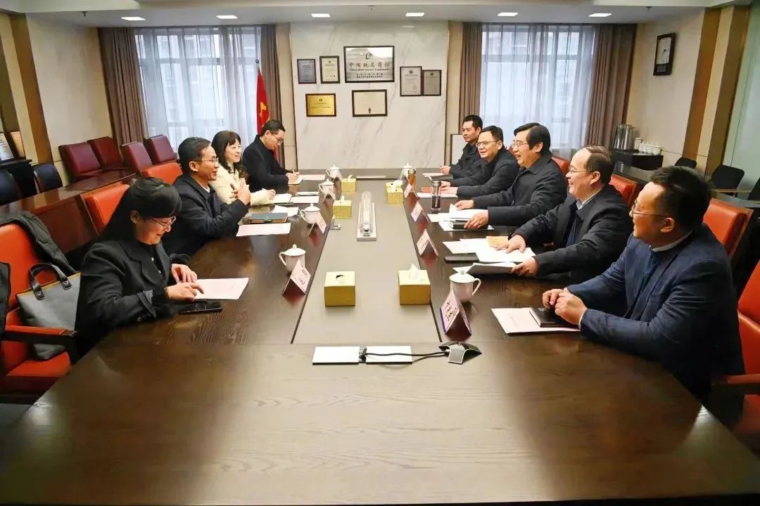 省国资委领导陈金池一行莅临ug环球集团调研指导工作