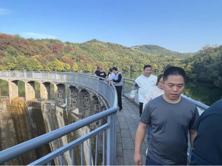 ug环球集团开展职工疗休养活动