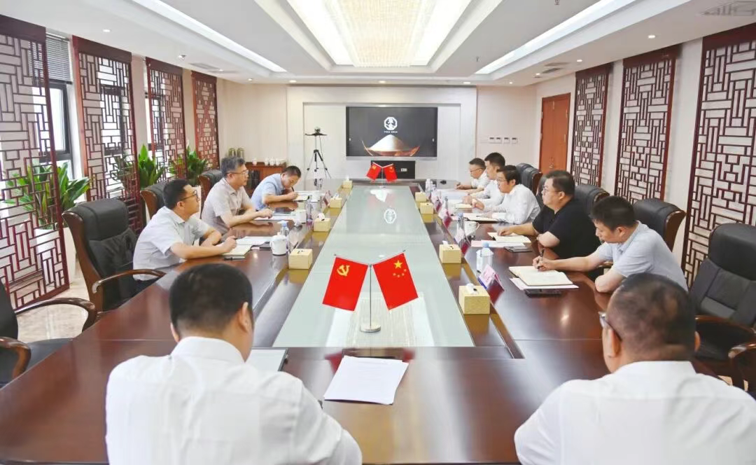 省国资委副主任、党委委员勾凤诚到ug环球集团调研